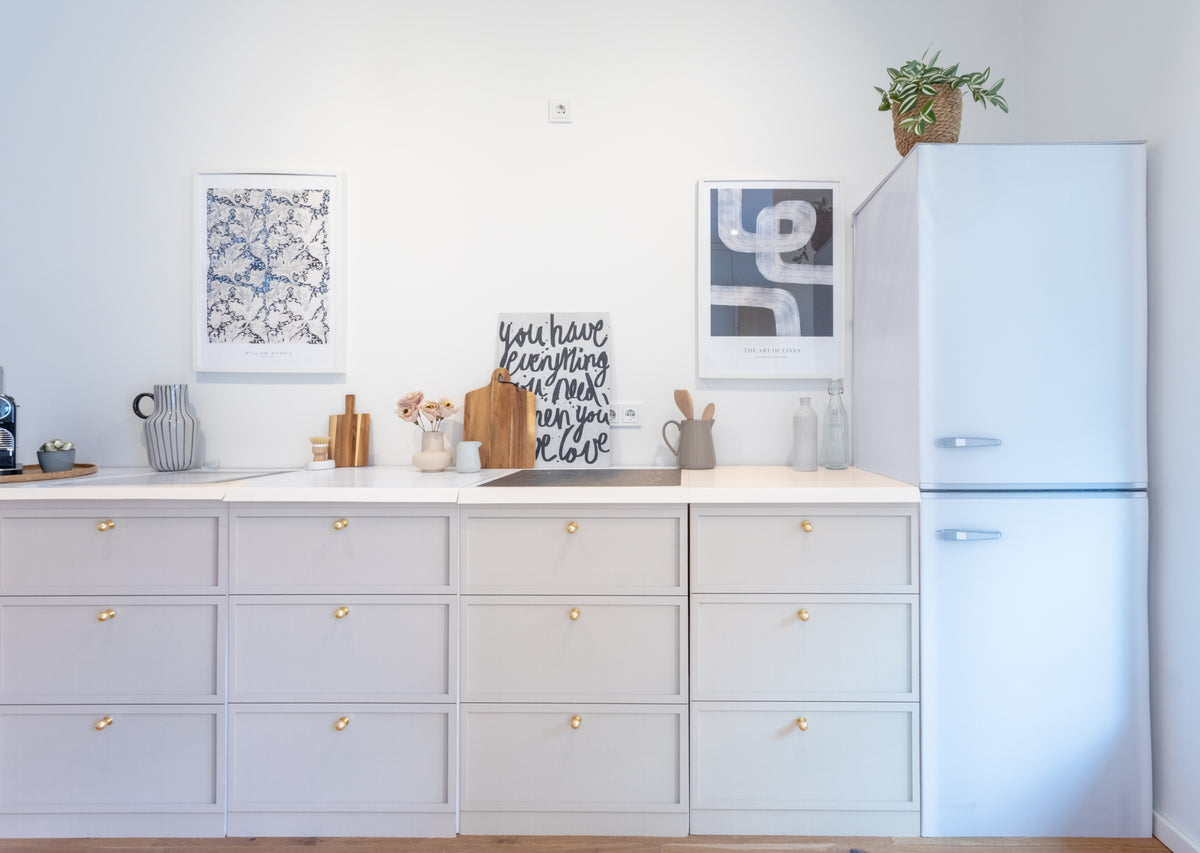 Réplica de frigorífico FREEZEBERT para cocinas de cartón de Home Staging