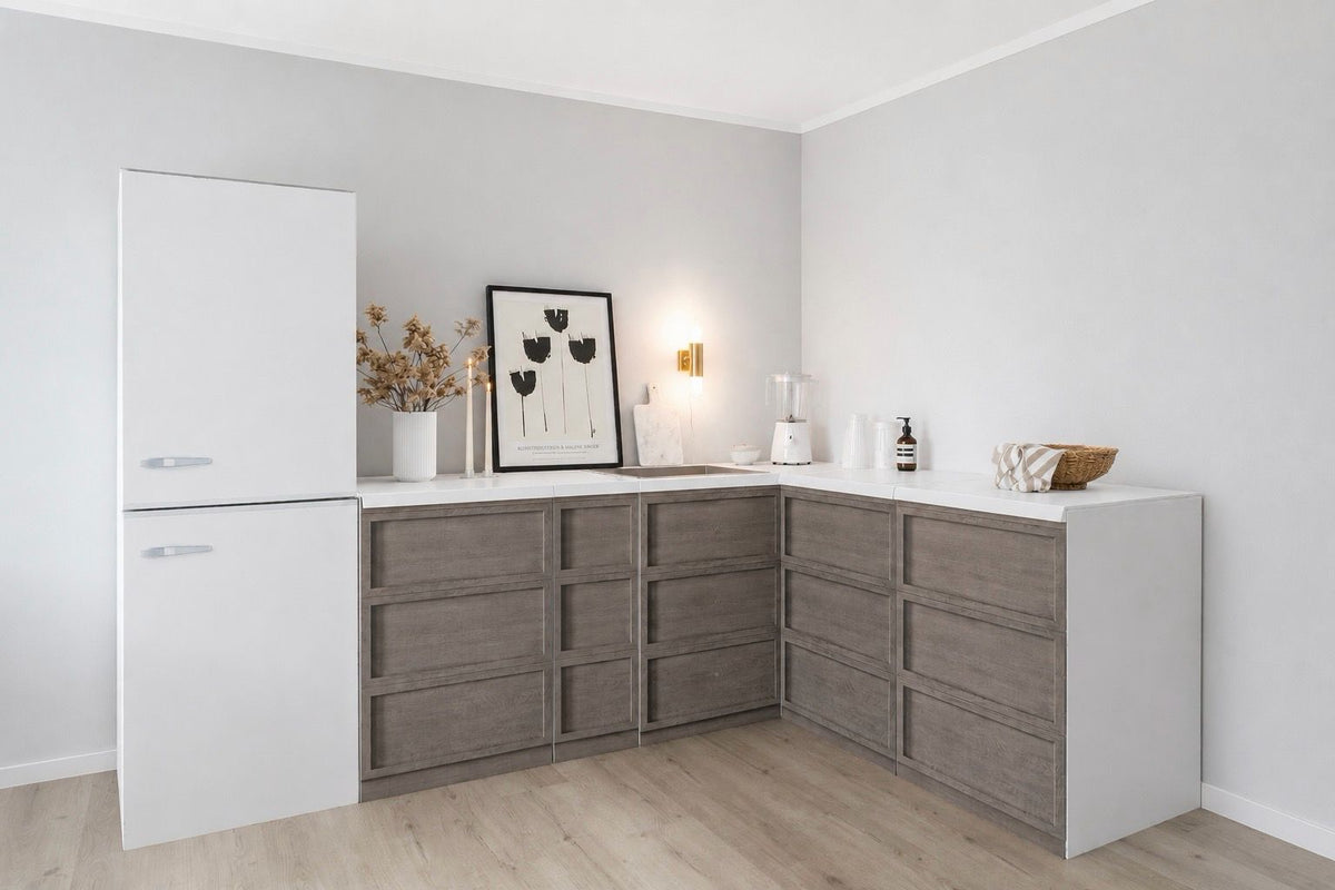 Cocina de cartón 270 × 180 cm con frigorífico – ejemplo de uso en Home Staging