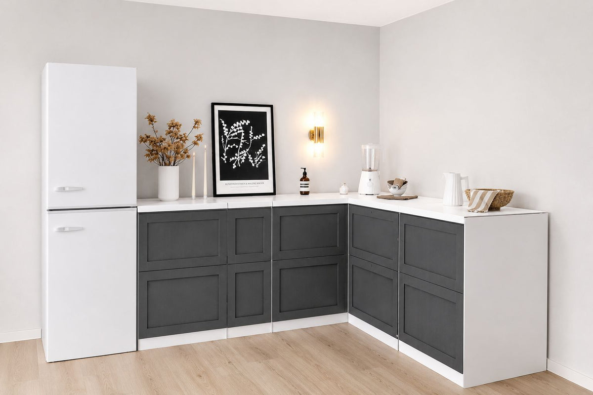 Cocina de cartón 270 × 180 cm con frigorífico – ejemplo de uso en Home Staging