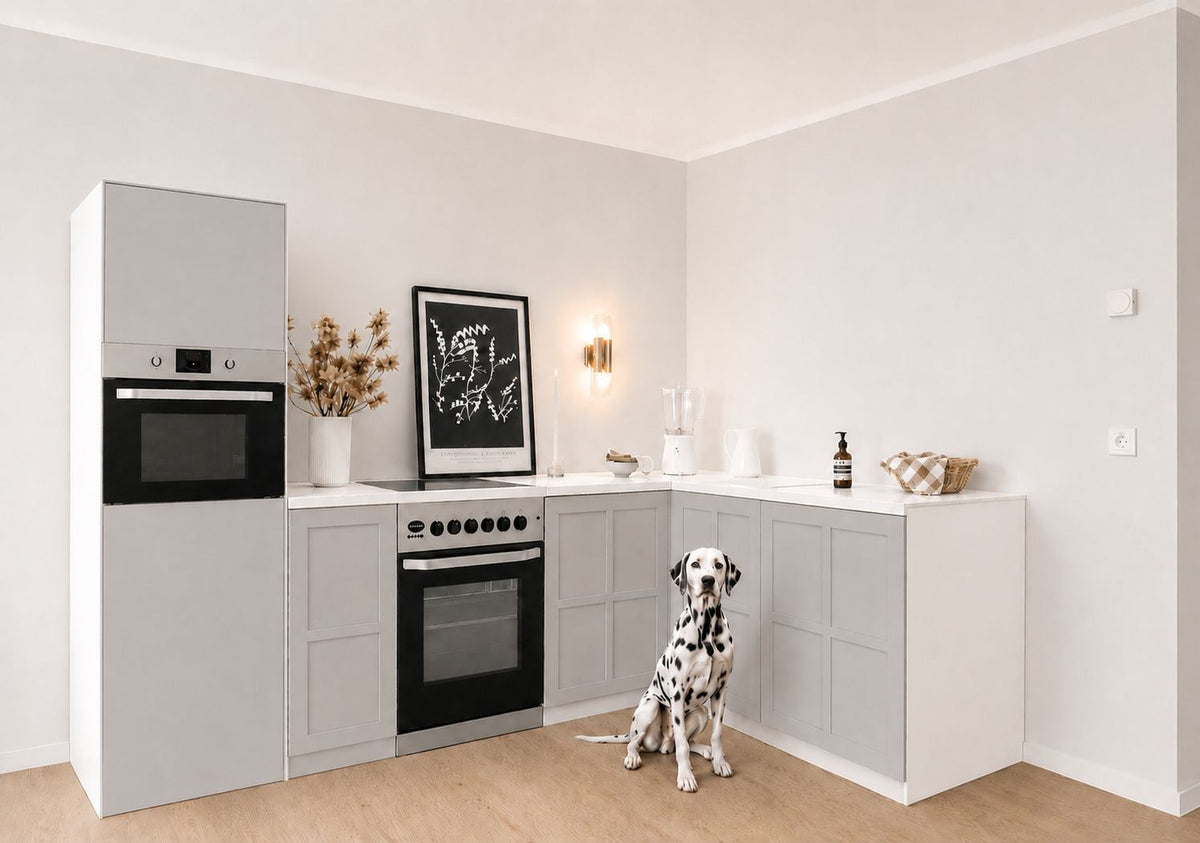 Cocina de cartón 270 × 180 cm con módulo alto y cocina independiente de atrezo – ejemplo de uso en Home Staging