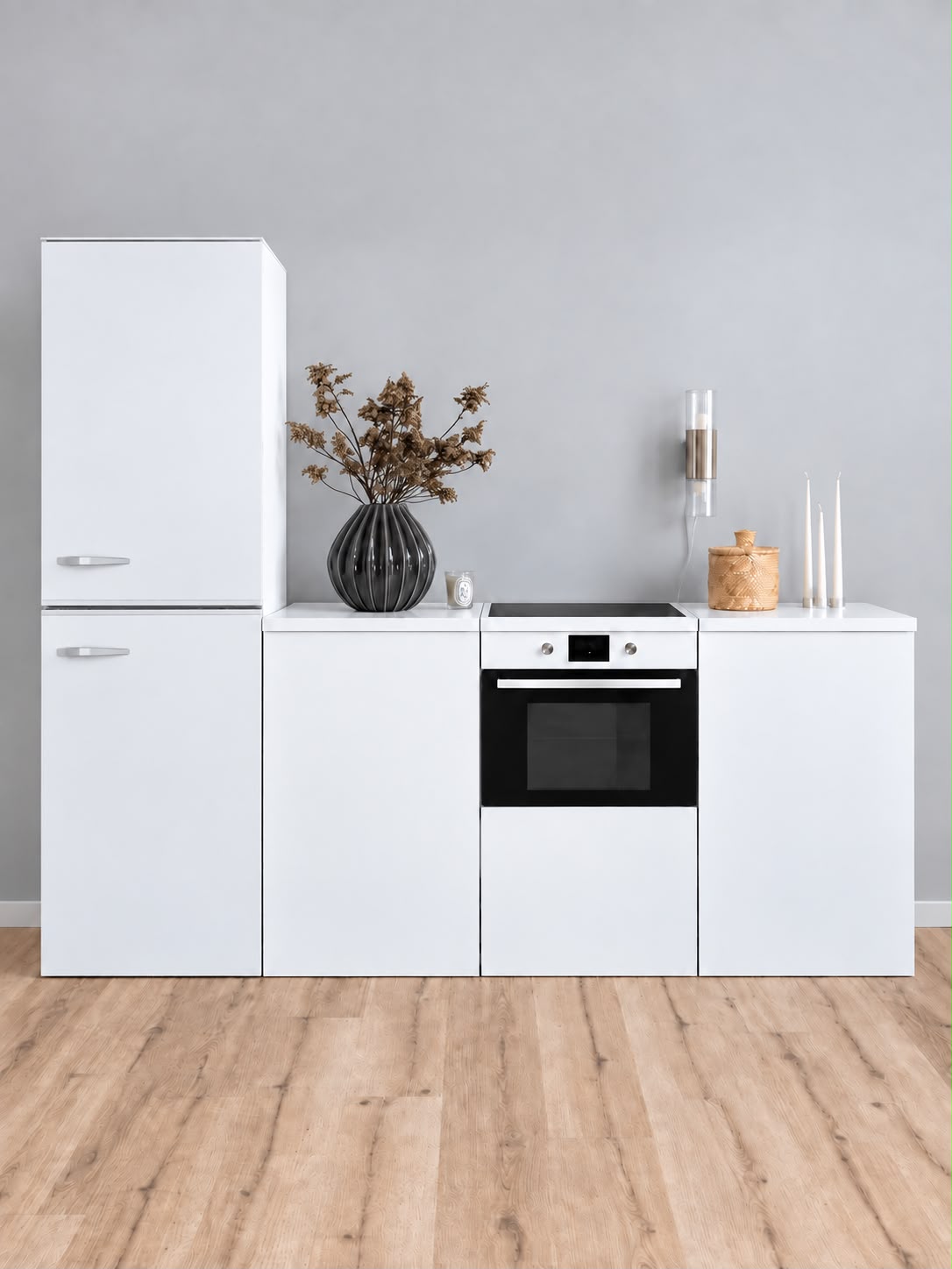Cocina ESSENTIAL blanca de cartón 240 cm con frigorífico de imitación